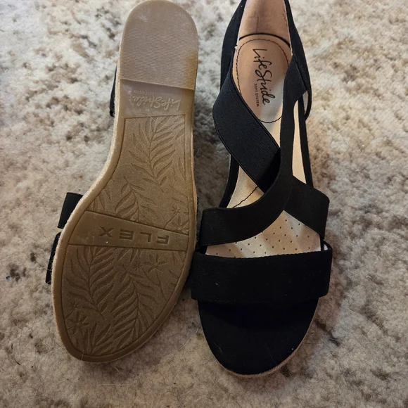 Life Stride Women's Black Sandals - Picture 4 of 4